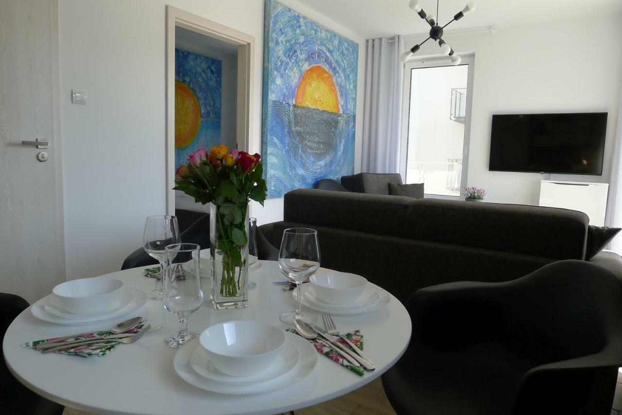 Impresja 42 Apartament Z Garazem Kolobrzeg Bagian luar foto