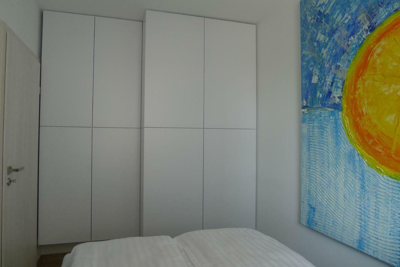 Impresja 42 Apartament Z Garazem Kolobrzeg Bagian luar foto