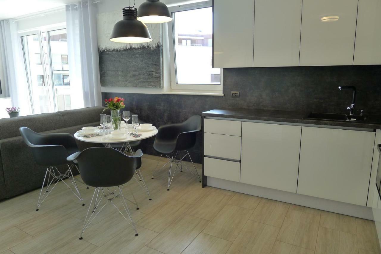 Impresja 42 Apartament Z Garazem Kolobrzeg Bagian luar foto