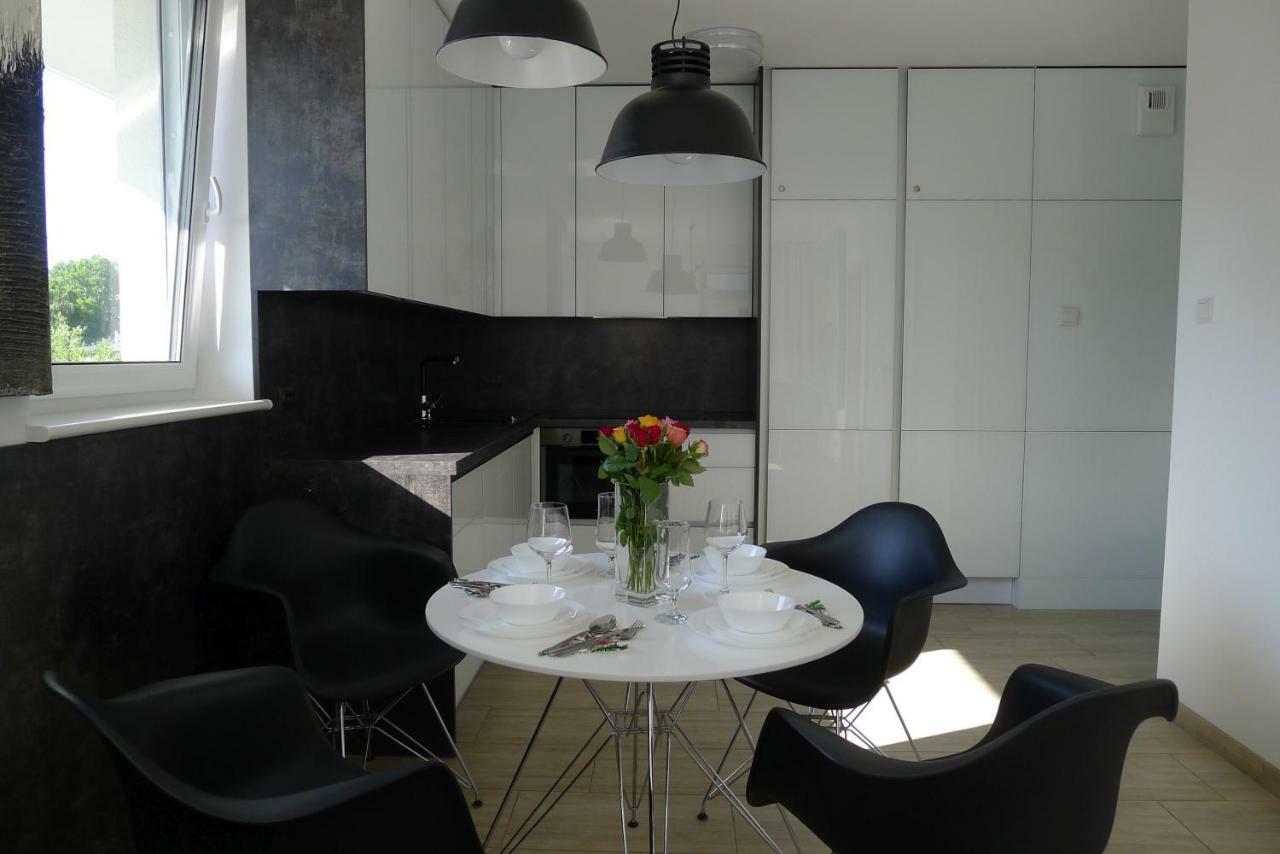 Impresja 42 Apartament Z Garazem Kolobrzeg Bagian luar foto