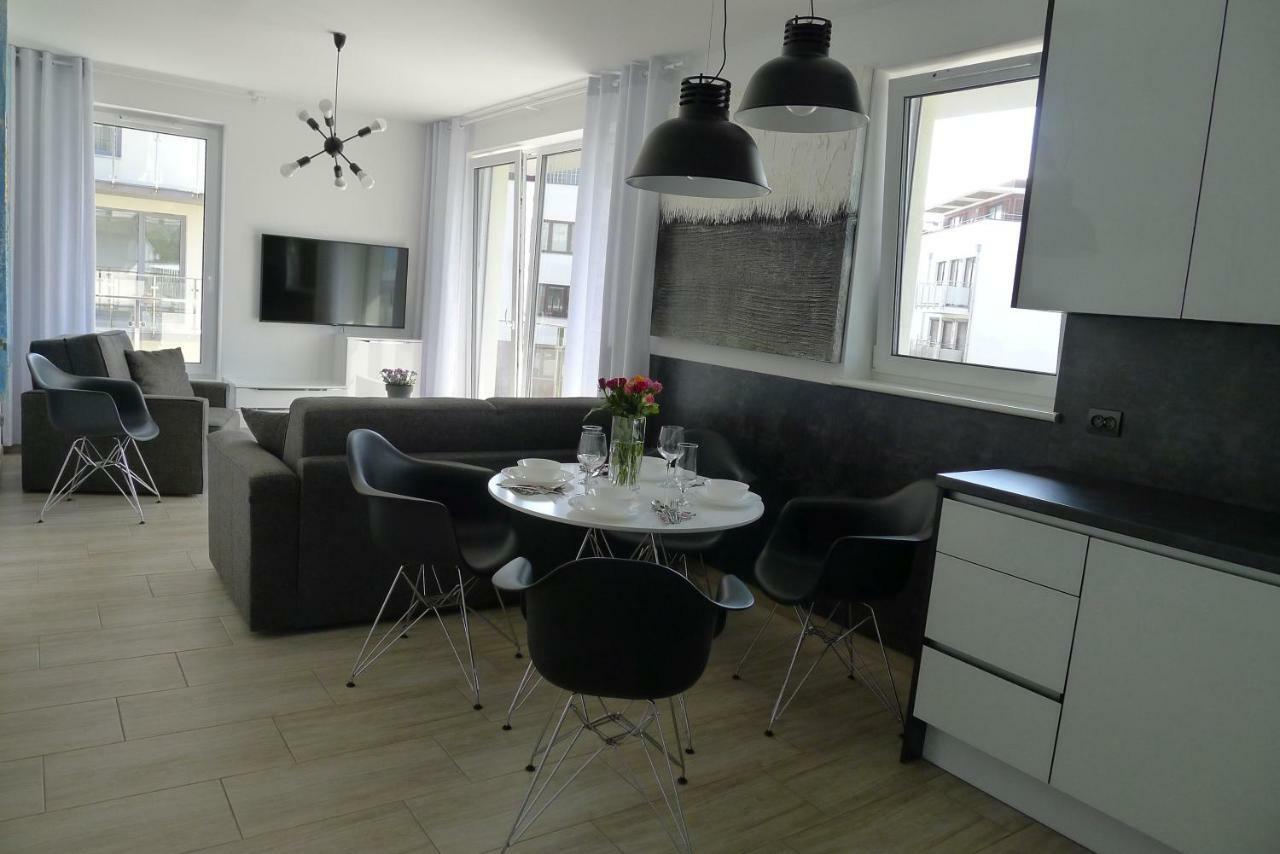 Impresja 42 Apartament Z Garazem Kolobrzeg Bagian luar foto