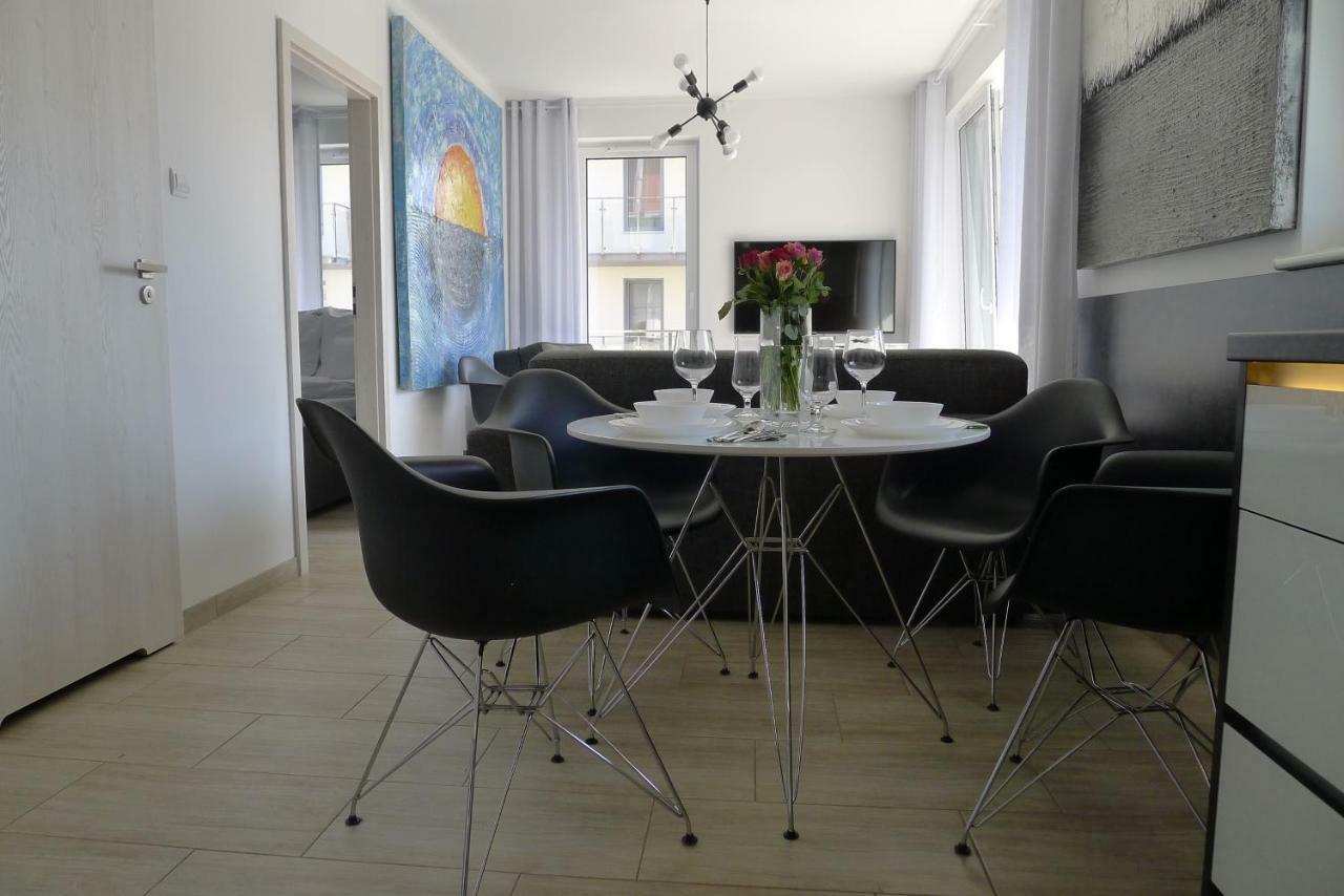Impresja 42 Apartament Z Garazem Kolobrzeg Bagian luar foto